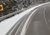 Ninsori în zona de munte a județului Suceava. Drumarii intervin cu utilaje pentru asigurarea traficului