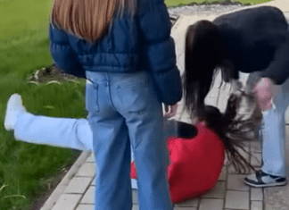 Bătaie între trei fete în centrul comunei Zamostea. Două localnice au bătut o suceveancă de 16 ani