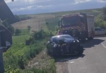 Autoturism acroșat de trenul InterCity Suceava-București pe raza localității Probota