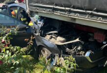 Accident rutier grav în Drăgușeni: șofer încarcerat, extras de pompieri după o coliziune între un autoturism o autoutilitară și un Tir