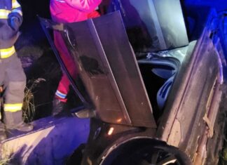 Accident rutier grav în Rudești: tânără de 18 ani, încarcerată și transportată în stare de inconștiență la spital