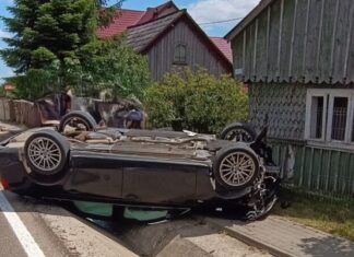 Bărbat de 76 de ani, rănit după ce s-a răsturnat cu autoturismul la Sucevița