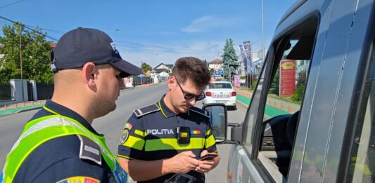 Amplă razie a polițiștilor în Fălticeni: Două persoane reținute, permise de conducere suspendate și două sute de amenzi