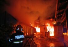Tragedie la Dolheștii Mari: Un bătrân de 90 de ani a murit într-un incendiu