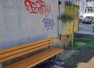 Primăria Suceava începe amplasarea a 300 de bănci noi în cartiere. Primele, pe străzile din Zamca