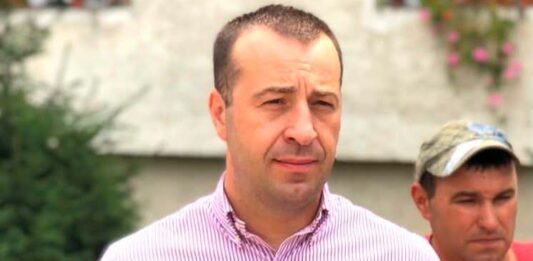 Lucian Harșovschi reacție fermă la zvonurile privind excluderea sa din PNL după venirea lui Vasile Rîmbu în partid:Am încrederea celor peste 11.000 de cetățeni care m-au susținut, dar și a tot mai multor suceveni care, zi de zi, își exprimă nemulțumirea față de aroganța și prigoana la care sunt supuși de Vasile Rîmbu.