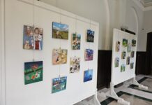 „Comorile Călimanilor” – Expoziție de pictură pe lemn la Vatra Dornei. 100 de lucrări realizate de elevi din patru județe