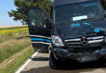 Coliziune în lanț pe drumul spre Aeroport: trei persoane rănite după ce un șofer ucrainean nu a păstrat distanța față de mașina din față