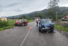 Cinci răniți în urma unui accident rutier produs în localitatea suceveană Plaiul Șarului între două mașini