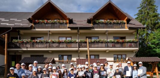 Tabără de vis pentru copiii premianți din sistemul de protecție socială: Consiliul Județean Suceava îi recompensează pe cei mai buni