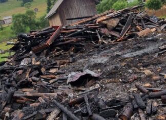 Instalații electrice improvizate găsite la gospodăria care a ars în Argel