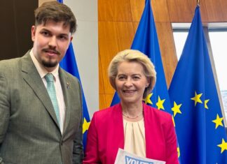 Suceveanul Rafael Barac-Bologa i-a înmânat Ursulei von der Leyen propunerile tinerilor din România