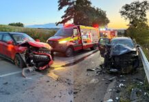 Accidentul cu patru răniți la ieșirea din Bosanci: Un șofer a depășit pe linie continuă și a lovit frontal un autoturism care venea din sens opus