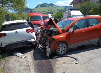 Șase persoane- între care doi minori- la spital, după un accident la Pojorâta