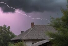 Femeie de 34 de ani, lovită de fulger în Moldova-Sulița. Ea a fost transportată la UPU Suceava cu arsuri pe 10% din suprafața corporală