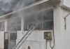 Incendiu într-o cameră tehnică a Primăriei Gura Humorului. A ars un birou cu materiale de curățenie