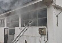 Incendiu într-o cameră tehnică a Primăriei Gura Humorului. A ars un birou cu materiale de curățenie