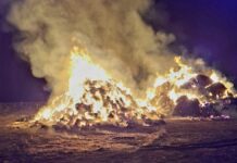 Incendiu în Salcea: Au ars peste o mie de baloți de furaje