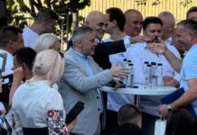 Primarul Vasile Rîmbu, la întâlnirea PNL Suceava cu tinerii: Vă întrebați ce caută un primar PSD la această întâlnire. Prietenii știu de ce!