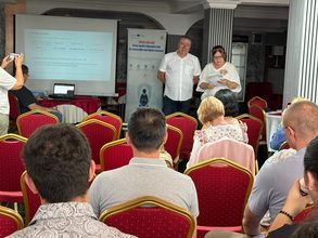 Fundația ANA din Suceava lansează un proiect european de peste 417.000 de euro pentru siguranța copiilor pe internet. Centre digitale vor fi deschise la Suceava și Cernăuți