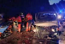 Accident rutier la Frătăuții Noi: coliziune între un microbuz și două autoturisme. Patru persoane, transportate la spital