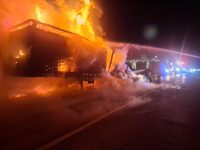 Incendiu pe E85, la Drăgușeni: au ars semiremorca unui autotren și circa 700 de europaleți