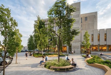 Bucovina Mall propune o piațetă fără chioșcuri și kitsch pe Ana Ipătescu, în timp ce Primăria a aprobat asocierea cu patru firme pentru modernizarea tonetelor existente