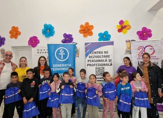 126 de copii din cătunul Țâmpoceni au primit rechizite. Elevii din pregătitoare, și ghiozdane
