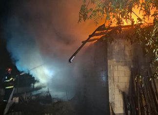 Incendiu la o gospodărie din Vicovu de Jos. Pompierii au salvat casa și animalele