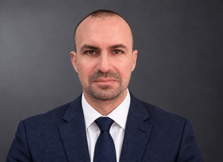 Despre importanța autenticității în cultura aparențelor- opinie- Dragoș Huțuleac, consilier filosofic