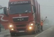 Muncitor lovit de un TIR în timp ce traversa o zonă de lucrări pe DN17A, la Marginea