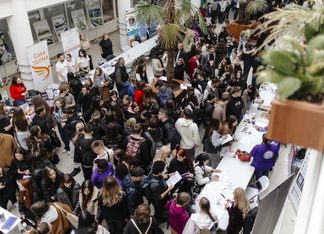 Peste 360 de studenți au participat la Târgul locurilor de practică, internship și voluntariat organizat de USV