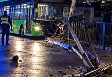 TPL anunță măsuri legale după incidentul de pe strada Căpitan Grigore Andrei: șoferul, preluat de poliție, era deja în cercetare disciplinară