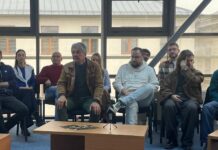 Shakespeare, adus mai aproape de publicul sucevean într-un spectacol „viu”, diferit de televiziune și platformele de streaming. Directorul teatrului municipal, Adrian Păduraru, reverență în fața publicului sucevean: „Vine la spectacole și umple sala”