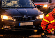 O șoferiță a trecut pe roșu și a lovit o tânără pe o trecere de pietoni în Câmpulung Moldovenesc. Dosar penal pentru vătămare corporală din culpă