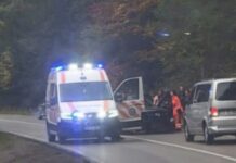 Fetiță de 7 ani și mama sa, rănite după ce o mașină a intrat într-un mal de pământ pe DN17A, la Paltinu