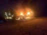 Autoturism incendiat pe strada Epaminonda Bucevschi din Suceava. Proprietarul suspectează un act intenționat după un conflict cu vecinii